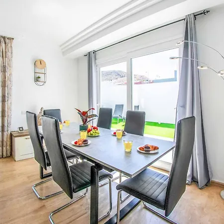 Gaillardia ヴィラ アデヘ